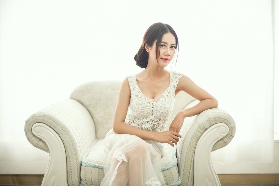 陆总监与死对头假结婚了